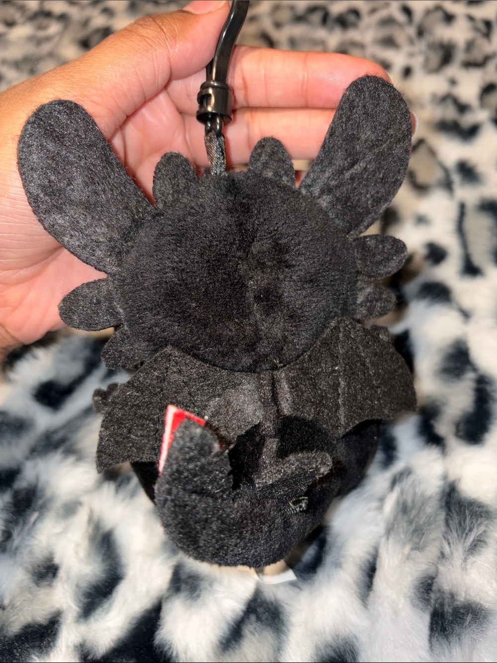 Toothless Keychain - Picture 2 of 2